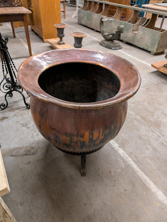 A large copper riveted Cauldron XIXe