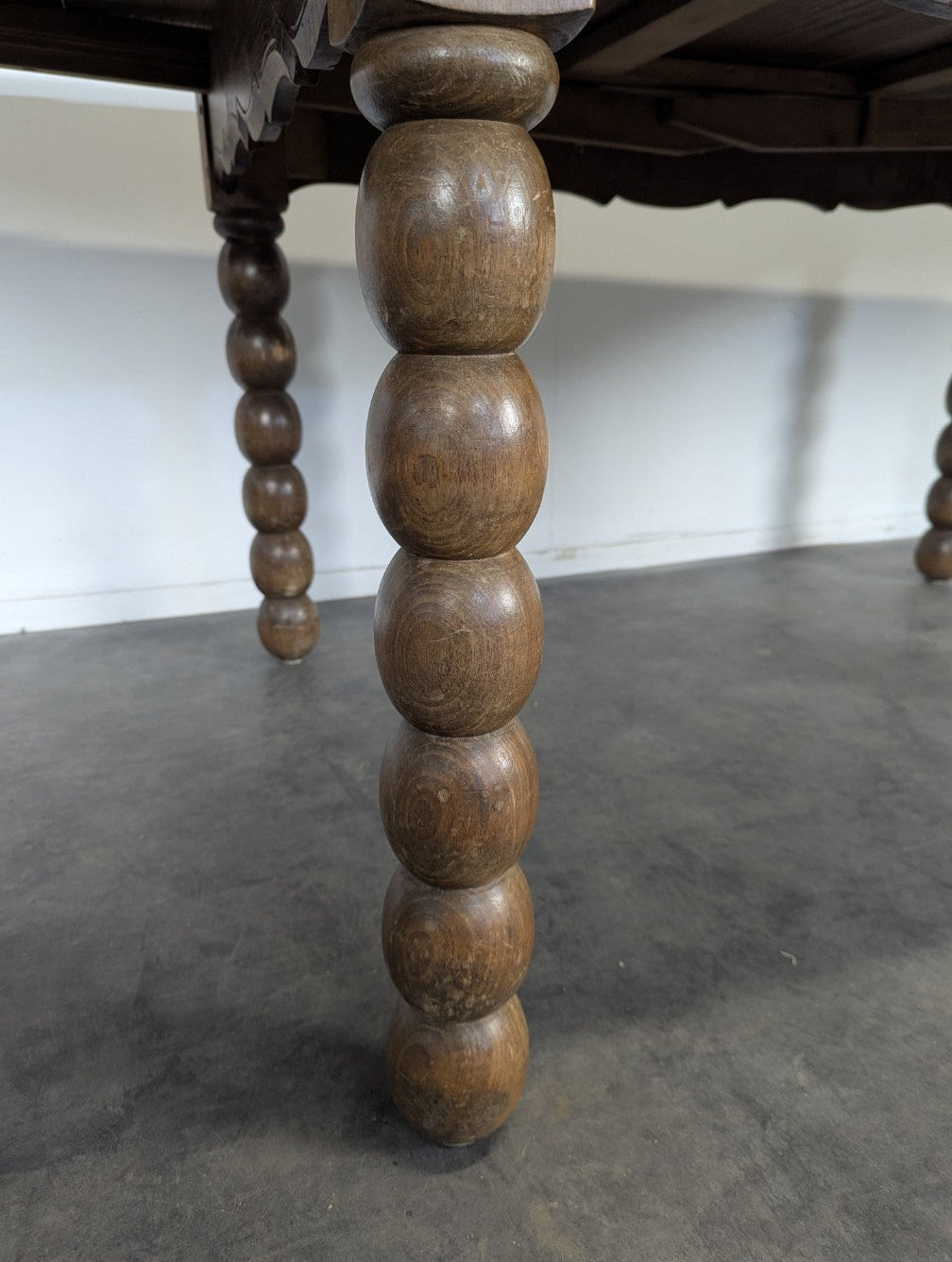 Oak Dining table with spool legs with two extensions