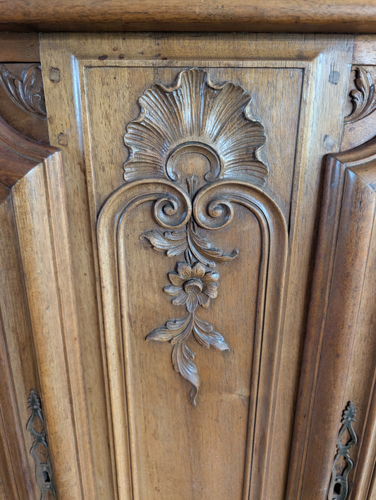 18th Century French Louis XV style walnut buffet enfilade