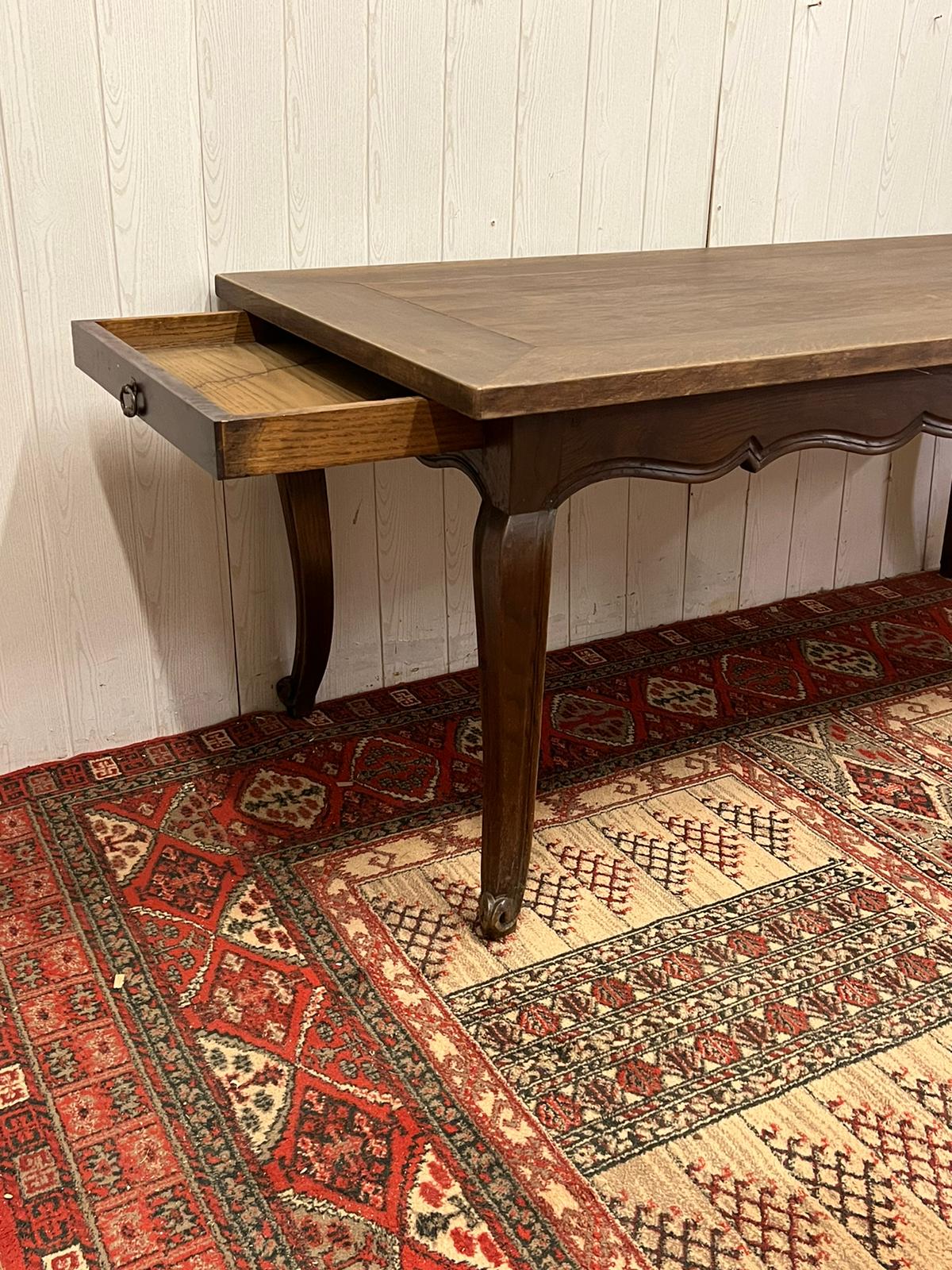 Louis XV style Dining table extendable