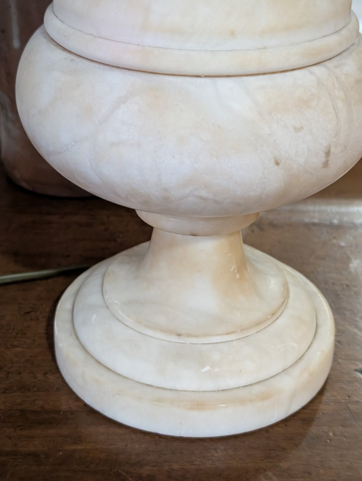 Vintage Italian Carved Alabaster Urn Table Lamp – Neoclassical Campagna Bowl