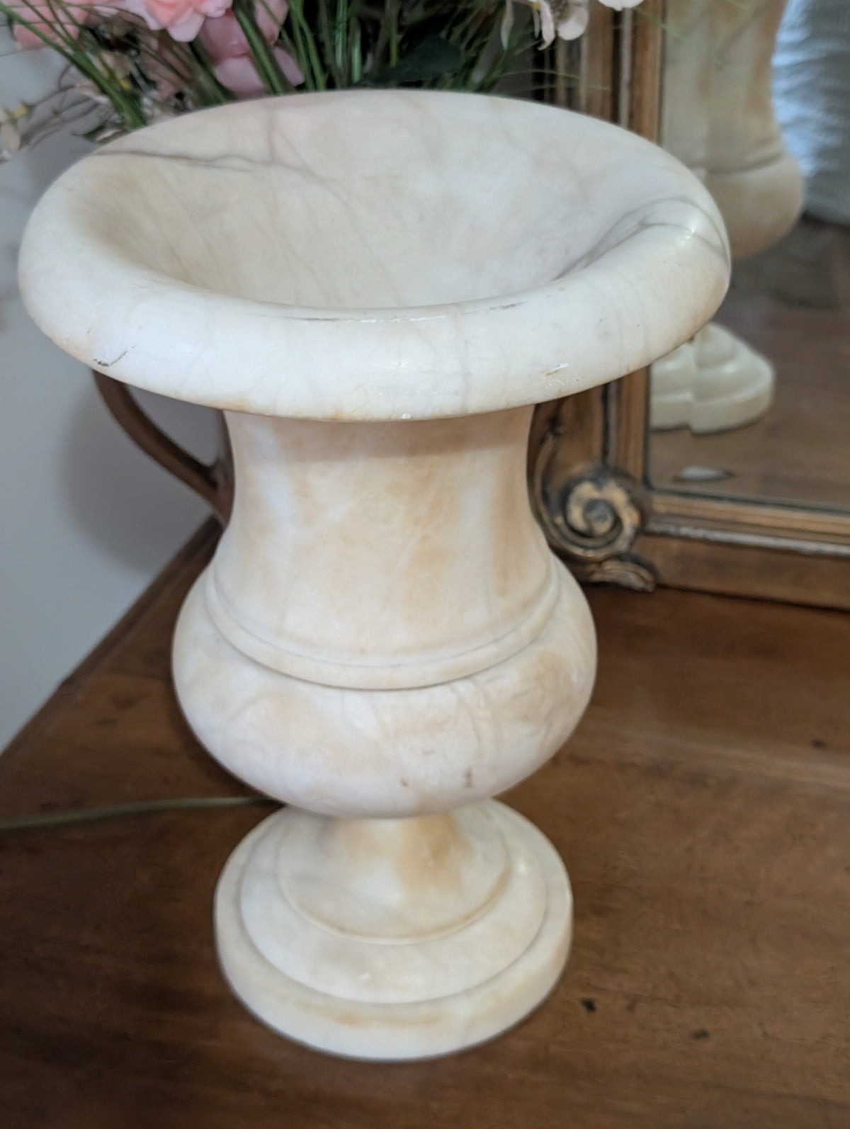 Vintage Italian Carved Alabaster Urn Table Lamp – Neoclassical Campagna Bowl