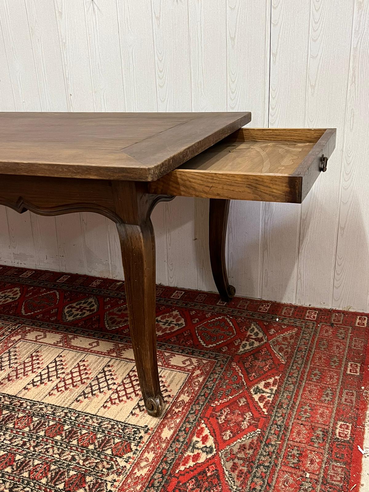 Louis XV style Dining table extendable