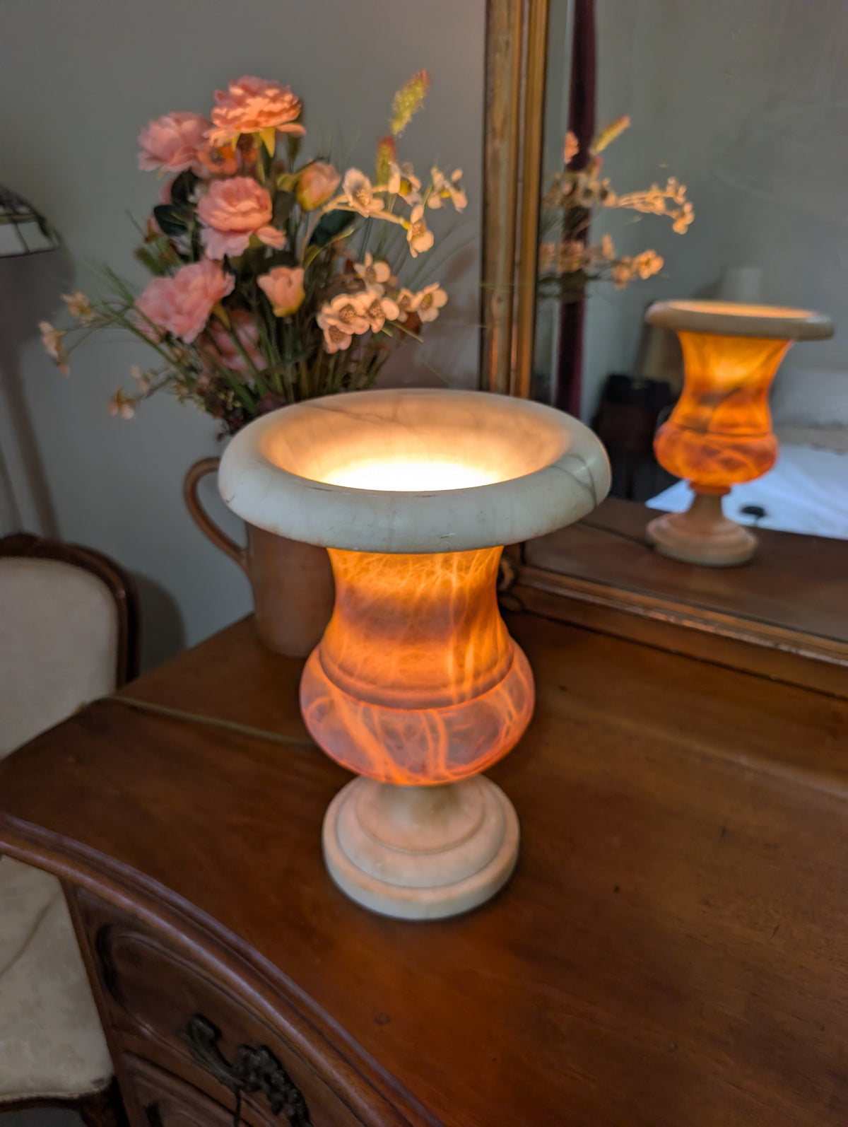 Vintage Italian Carved Alabaster Urn Table Lamp – Neoclassical Campagna Bowl