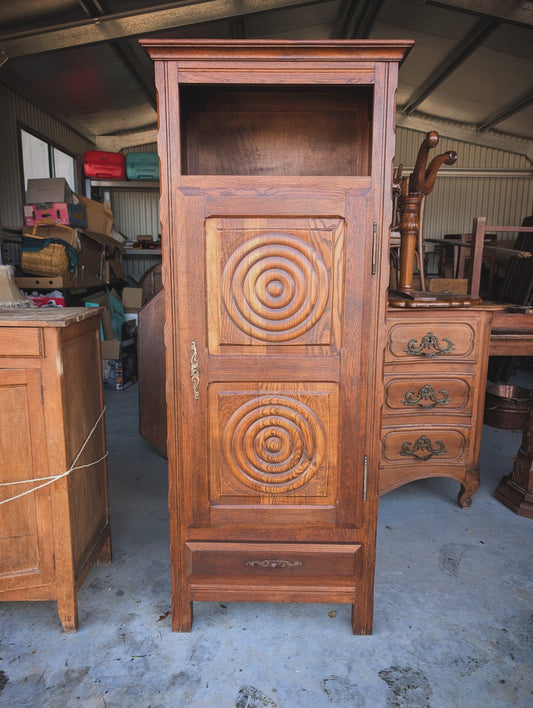 Dudouyt Style Cabinet