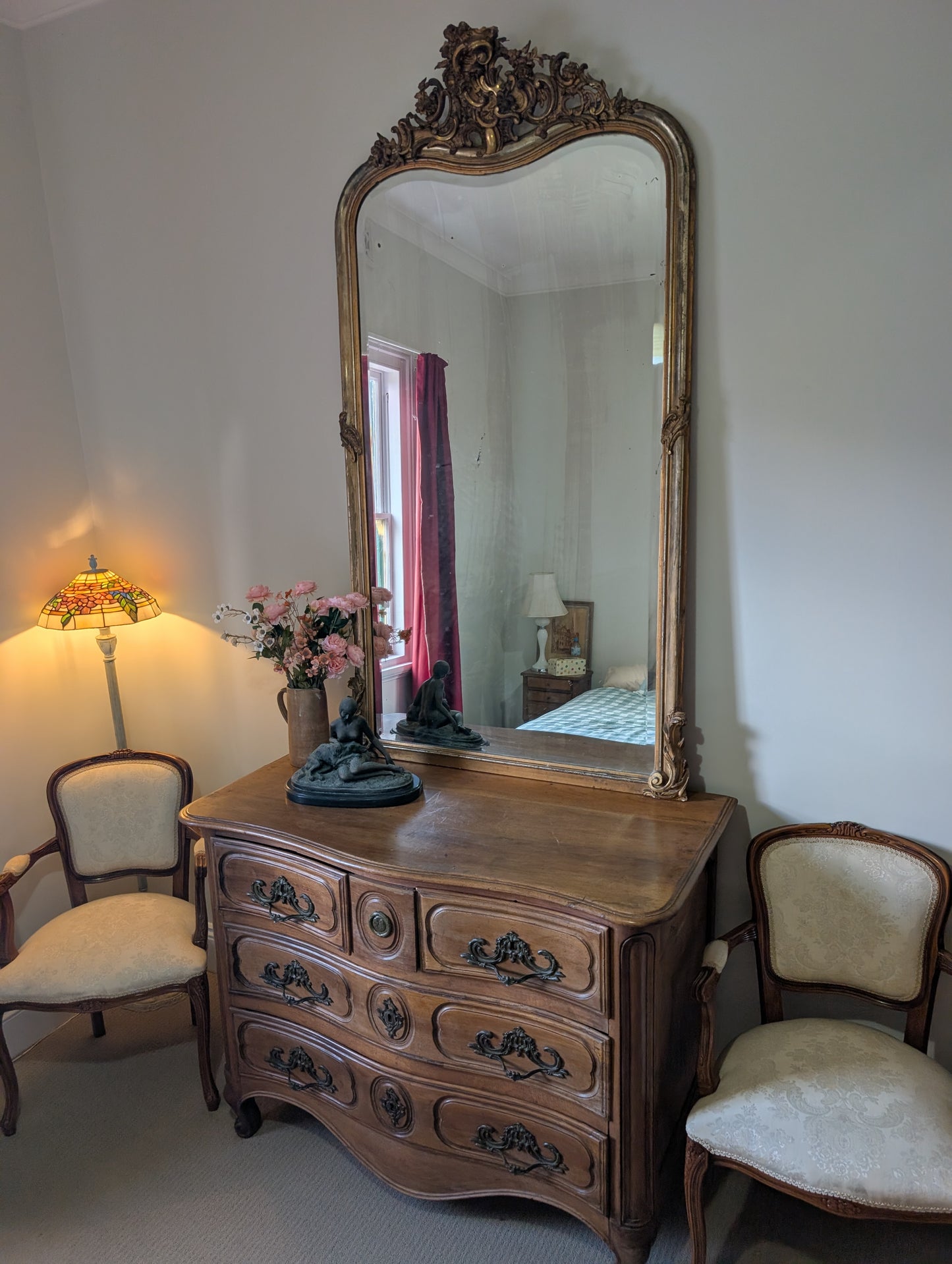 C18th Walnut chest of Drawers