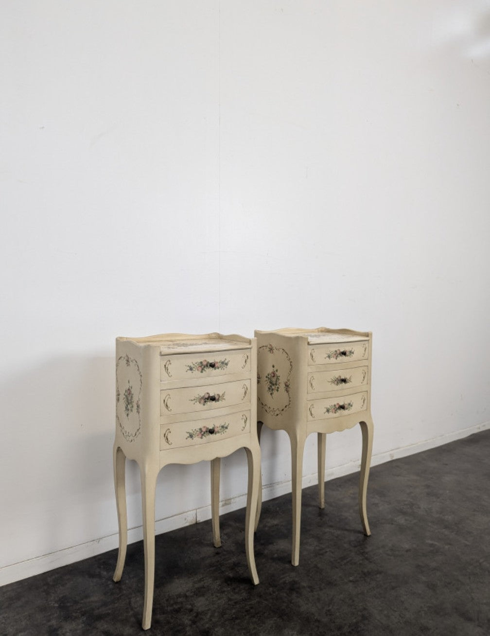 Pair of hand-painted Louis XV style bedside tables
