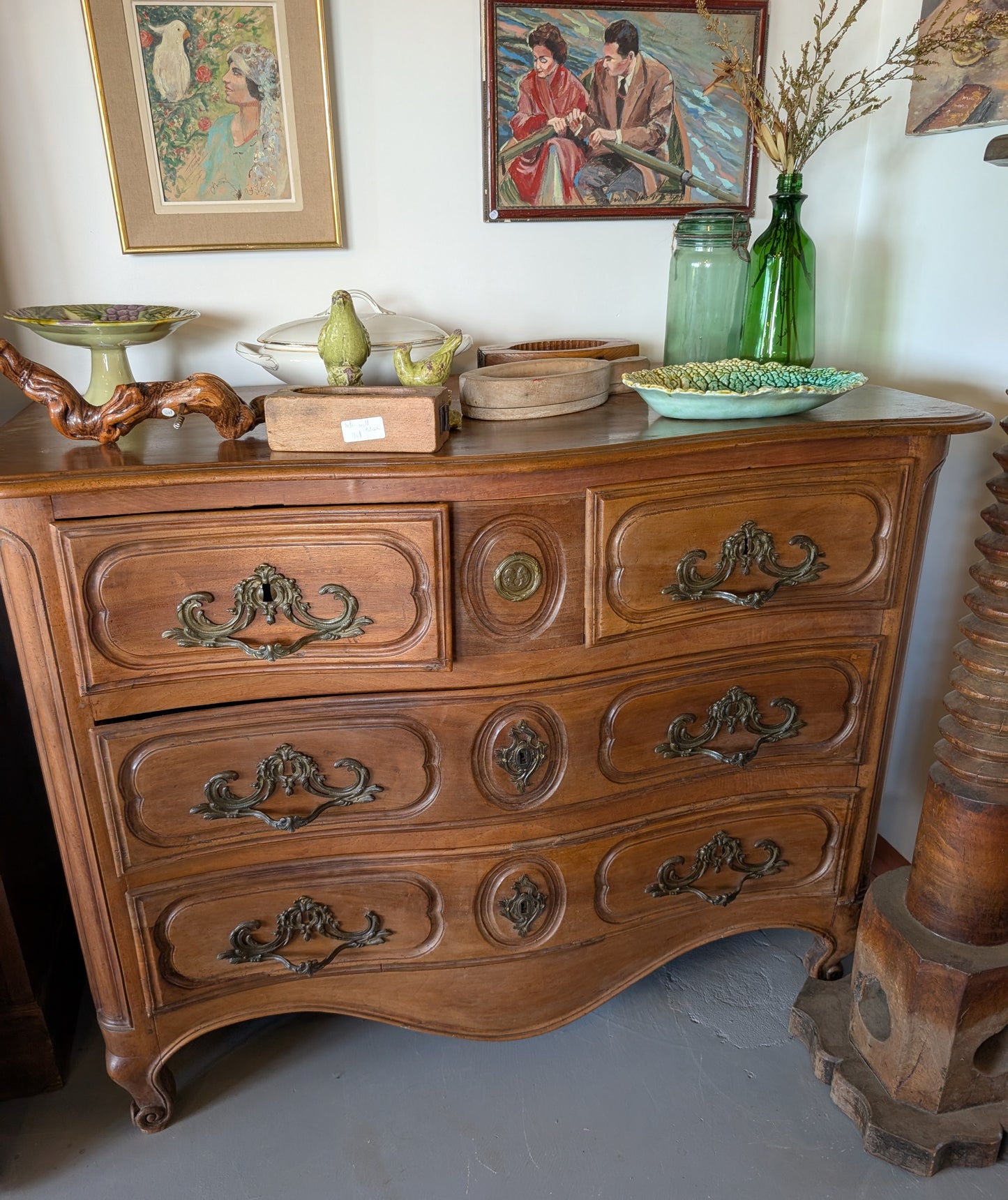 C18th Walnut chest of Drawers